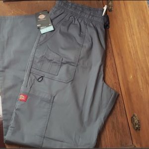 Men’s Dickies NWT size med